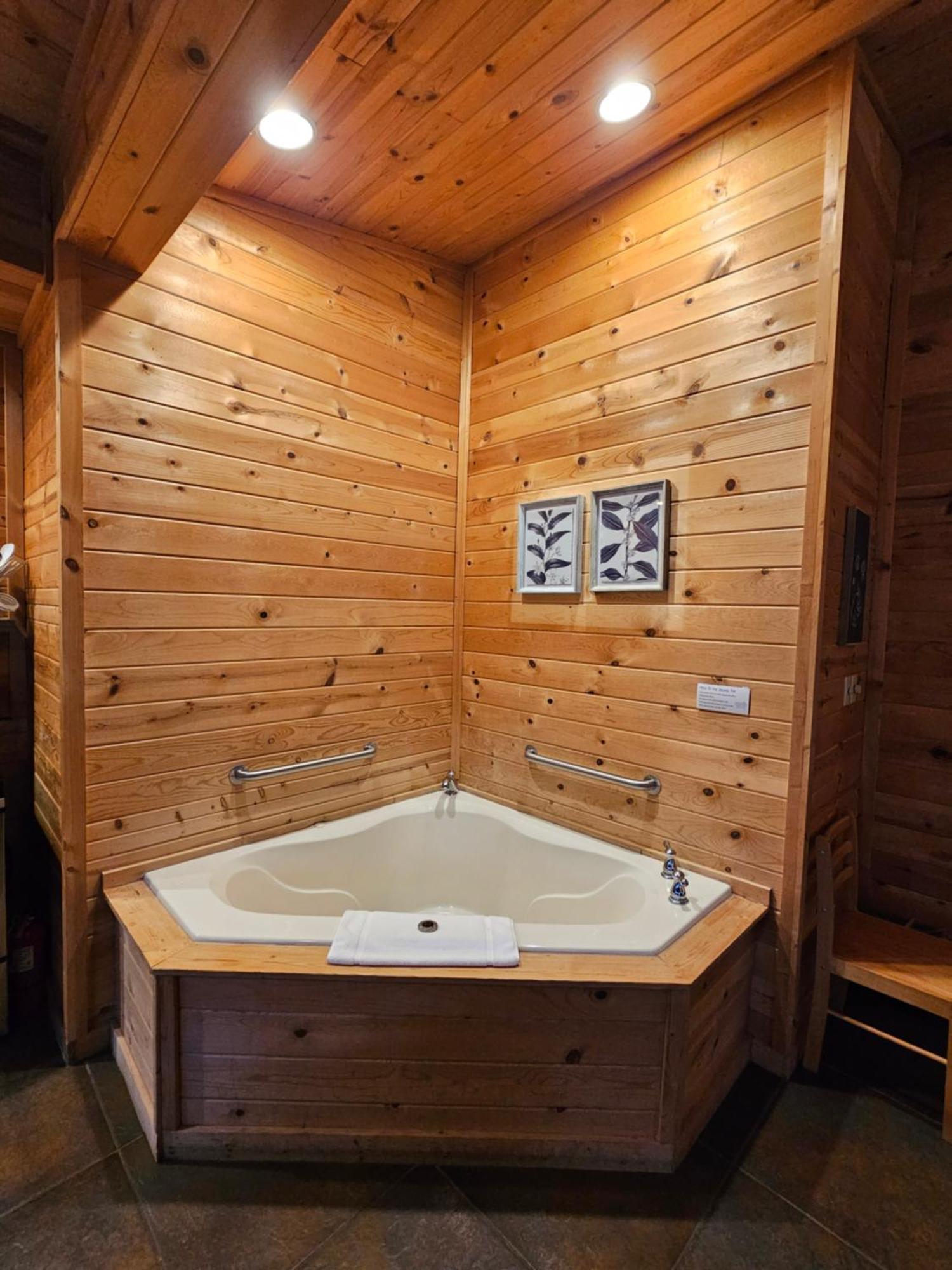 5 Min To Beaver Lake-King Bed-Fire Pit-Jetted Tub #3 Eureka Springs Exterior foto